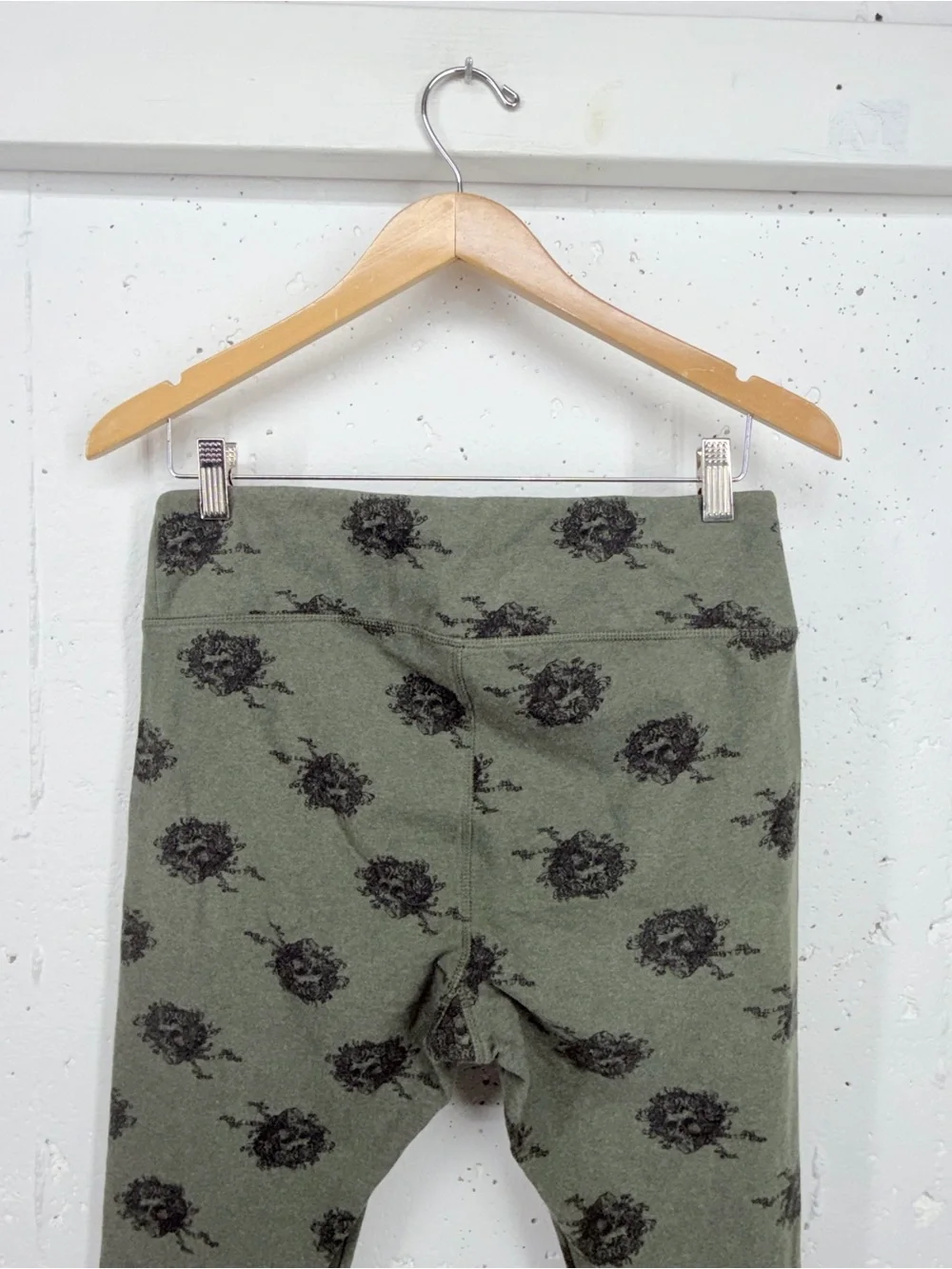Pact Women’s Size Large Olive Green Grateful Dead Leggings - Picture 4 of 12